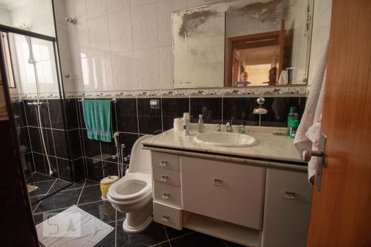 Banheiro de apartamento para alugar com 2 quartos, 74m² em Centro, Santo André