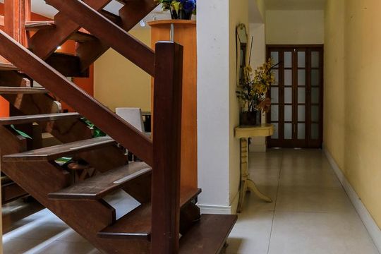 Corredor de casa à venda com 4 quartos, 190m² em Sumaré, São Paulo