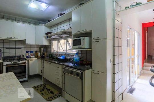 Cozinha de casa à venda com 4 quartos, 190m² em Sumaré, São Paulo