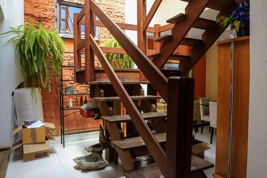 Escada de casa à venda com 4 quartos, 190m² em Sumaré, São Paulo