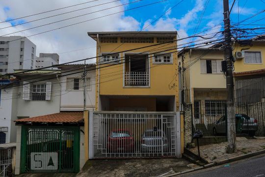 Fachada de casa à venda com 4 quartos, 190m² em Sumaré, São Paulo