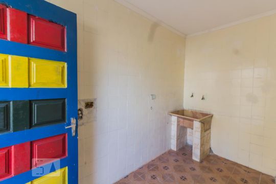 Área de serviço (edícula) de casa à venda com 2 quartos, 160m² em Vila Augusta, Guarulhos