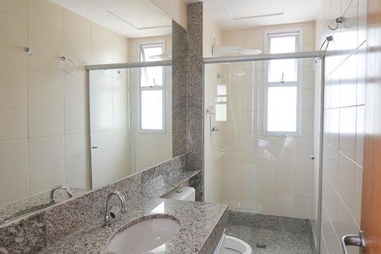 Banheiro suíte de apartamento à venda com 4 quartos, 154m² em Buritis, Belo Horizonte