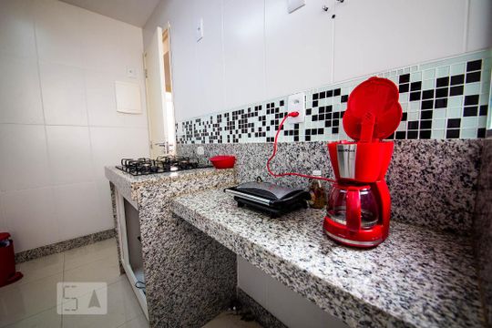 Cozinha de apartamento para alugar com 2 quartos, 65m² em Icaraí, Niterói