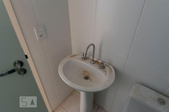 Banheiro social (Pia) de apartamento para alugar com 2 quartos, 55m² em Vila Vermelha, São Paulo