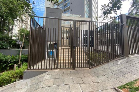 Fachada de kitnet/studio para alugar com 1 quarto, 35m² em Real Parque, São Paulo
