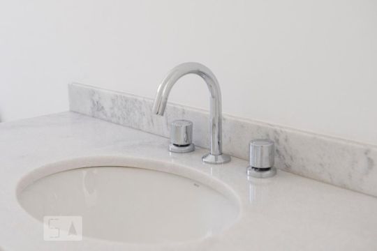 Banheiro suíte de casa de condomínio para alugar com 4 quartos, 202m² em Centro, Canoas