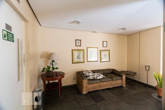 Hall social de apartamento para alugar com 2 quartos, 125m² em Vila Paulista, São Paulo