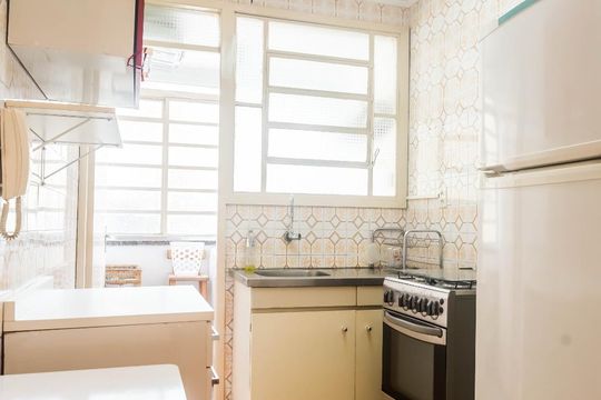 Cozinha de apartamento para alugar com 1 quarto, 65m² em Vila Ipiranga, Porto Alegre