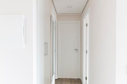Corredor de apartamento à venda com 2 quartos, 68m² em Mirandópolis, São Paulo