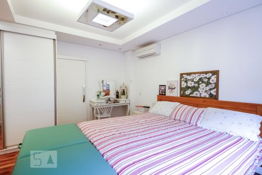 Suíte Superior de casa de condomínio para alugar com 4 quartos, 350m² em Alphaville, Barueri