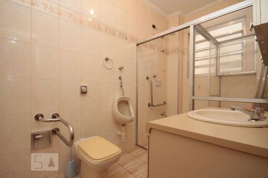 Banheiro de apartamento à venda com 2 quartos, 128m² em Bela Vista, São Paulo