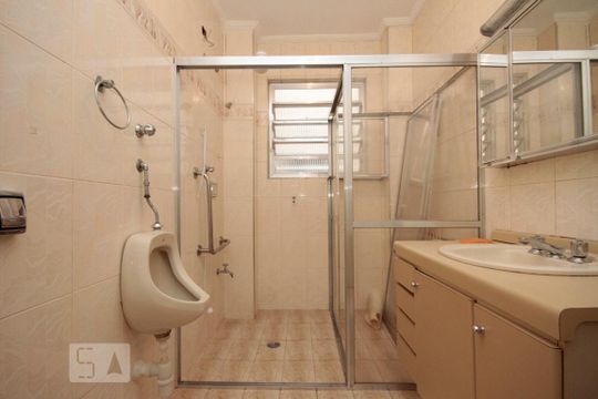 Banheiro de apartamento à venda com 2 quartos, 128m² em Bela Vista, São Paulo
