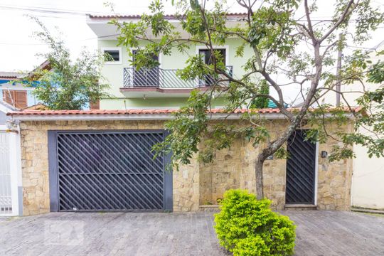 Fachada de casa à venda com 3 quartos, 210m² em Água Fria, São Paulo