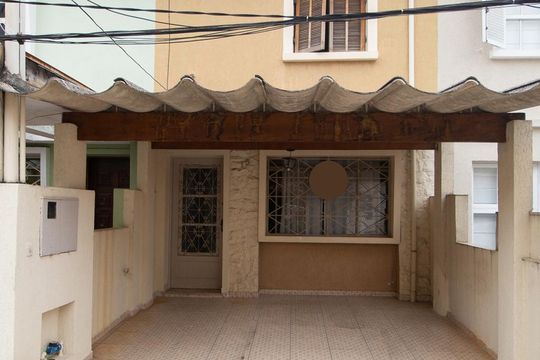 Garagem e Fachada de casa à venda com 3 quartos, 200m² em Vila Cláudia, São Paulo