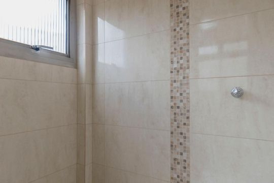 Banheiro de serviço de apartamento à venda com 2 quartos, 60m² em Vila Mariana, São Paulo
