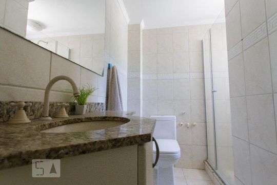 Banheiro 1 de casa de condomínio à venda com 4 quartos, 242m² em Chácara das Pedras, Porto Alegre