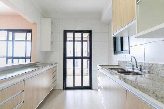 Cozinha de apartamento para alugar com 3 quartos, 117m² em Parque das Flores, Campinas