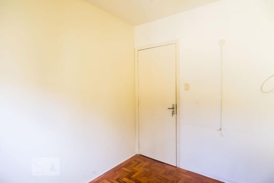 Quarto de apartamento para alugar com 2 quartos, 70m² em Rio Branco, Porto Alegre