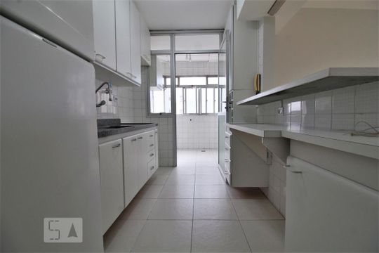 Cozinha de apartamento à venda com 2 quartos, 68m² em Vila Andrade, São Paulo