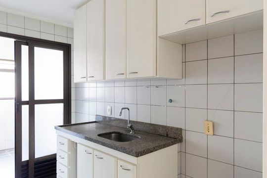 Cozinha de apartamento à venda com 3 quartos, 78m² em Chácara Inglesa, São Paulo