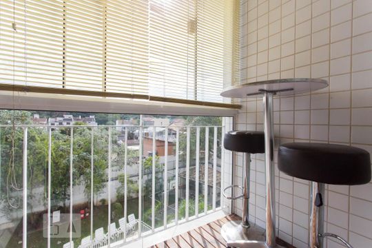 Varanda de apartamento para alugar com 3 quartos, 95m² em Cristal, Porto Alegre