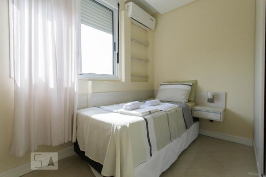 Quarto 1 de apartamento para alugar com 3 quartos, 95m² em Cristal, Porto Alegre