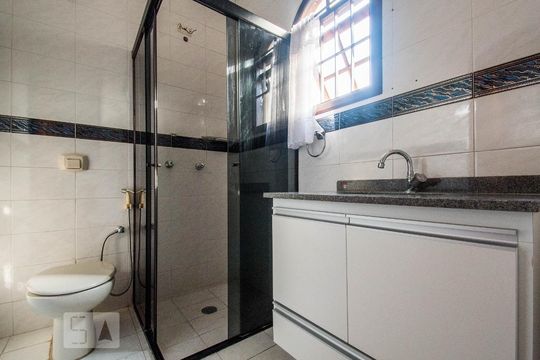 Banheiro 1 / Suíte de casa à venda com 2 quartos, 160m² em Vila Dom Pedro I, São Paulo