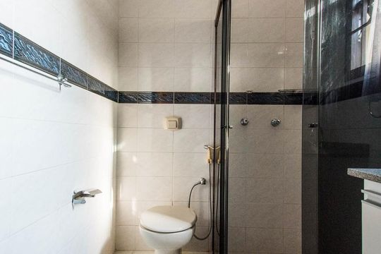 Banheiro 1 / Suíte de casa à venda com 2 quartos, 160m² em Vila Dom Pedro I, São Paulo