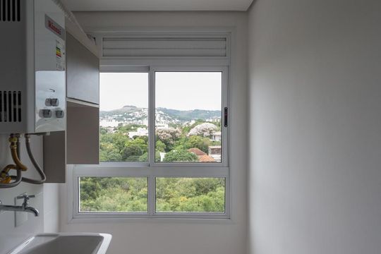 Área de serviço de apartamento para alugar com 2 quartos, 54m² em Tristeza, Porto Alegre