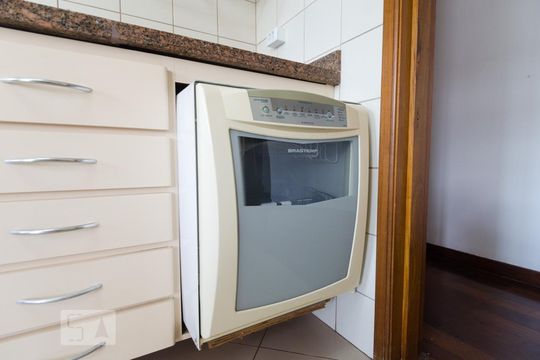 Cozinha de apartamento para alugar com 2 quartos, 93m² em Vila Gilda, Santo André