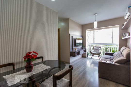 Apartamento para alugar com 2 quartos, 55m² em Camaquã, Porto Alegre