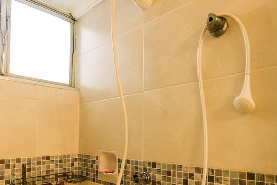 Banheiro de apartamento para alugar com 2 quartos, 80m² em Pinheiros, São Paulo