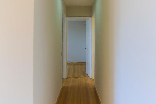 Corredor de apartamento para alugar com 2 quartos, 80m² em Pinheiros, São Paulo