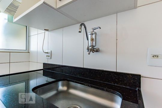 Cozinha de apartamento para alugar com 2 quartos, 49m² em Parque Rural Fazenda Santa Cândida, Campinas