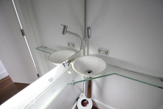 Pia de apartamento à venda com 2 quartos, 90m² em Jardim Monte Kemel, São Paulo