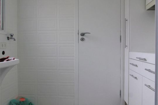 Área de serviço de apartamento para alugar com 2 quartos, 90m² em Jardim Monte Kemel, São Paulo