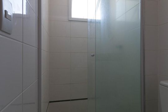 Banheiro de apartamento para alugar com 2 quartos, 60m² em Residencial Granville, Goiânia