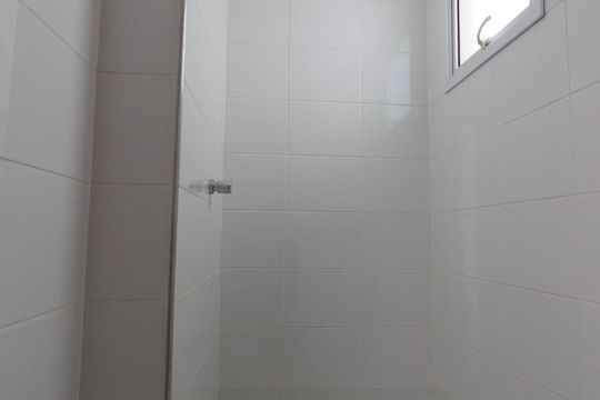 Banheiro de apartamento para alugar com 2 quartos, 60m² em Residencial Granville, Goiânia