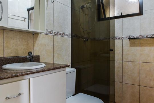 Banheiro de apartamento para alugar com 3 quartos, 75m² em Jardim Stella, Santo André