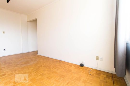 Sala de apartamento para alugar com 1 quarto, 48m² em Floresta, Porto Alegre