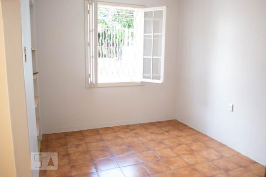 Casa à venda com 3 quartos, 150m² em Menino Deus, Porto Alegre