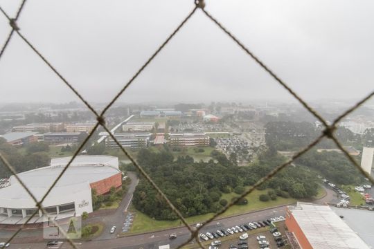 Vista Quarto 2 de apartamento para alugar com 3 quartos, 72m² em Campo Comprido, Curitiba