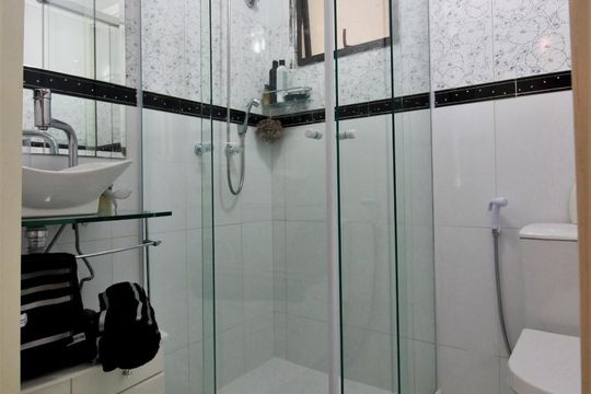 Banheiro  de apartamento à venda com 2 quartos, 76m² em Jardim Vazani, São Paulo