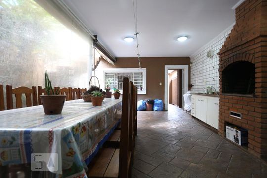 Churrasqueira de casa para alugar com 4 quartos, 380m² em Centro, Osasco
