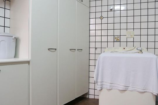 Área de Serviço de casa para alugar com 4 quartos, 380m² em Centro, Osasco
