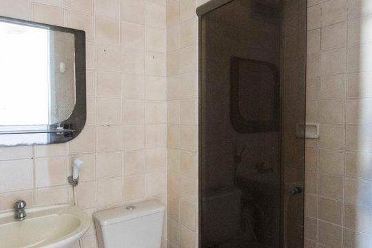 banheiro social de apartamento para alugar com 3 quartos, 130m² em Icaraí, Niterói