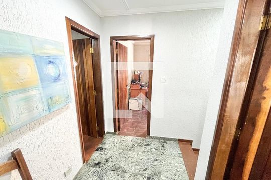 Corredor de casa à venda com 3 quartos, 350m² em Santana, São Paulo