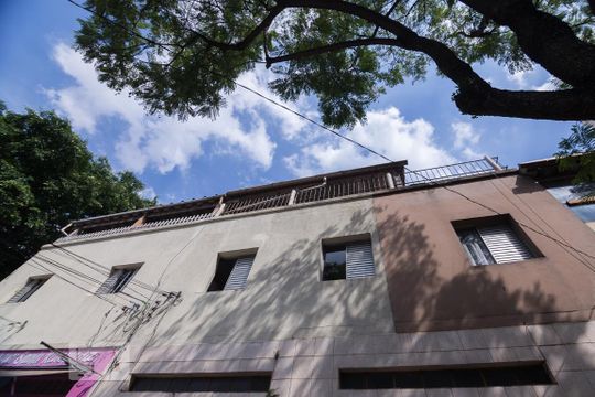 Fachada de casa à venda com 3 quartos, 200m² em Água Branca, São Paulo