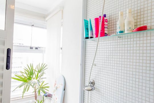Banheiro de apartamento para alugar com 1 quarto, 44m² em Setor Bueno, Goiânia
